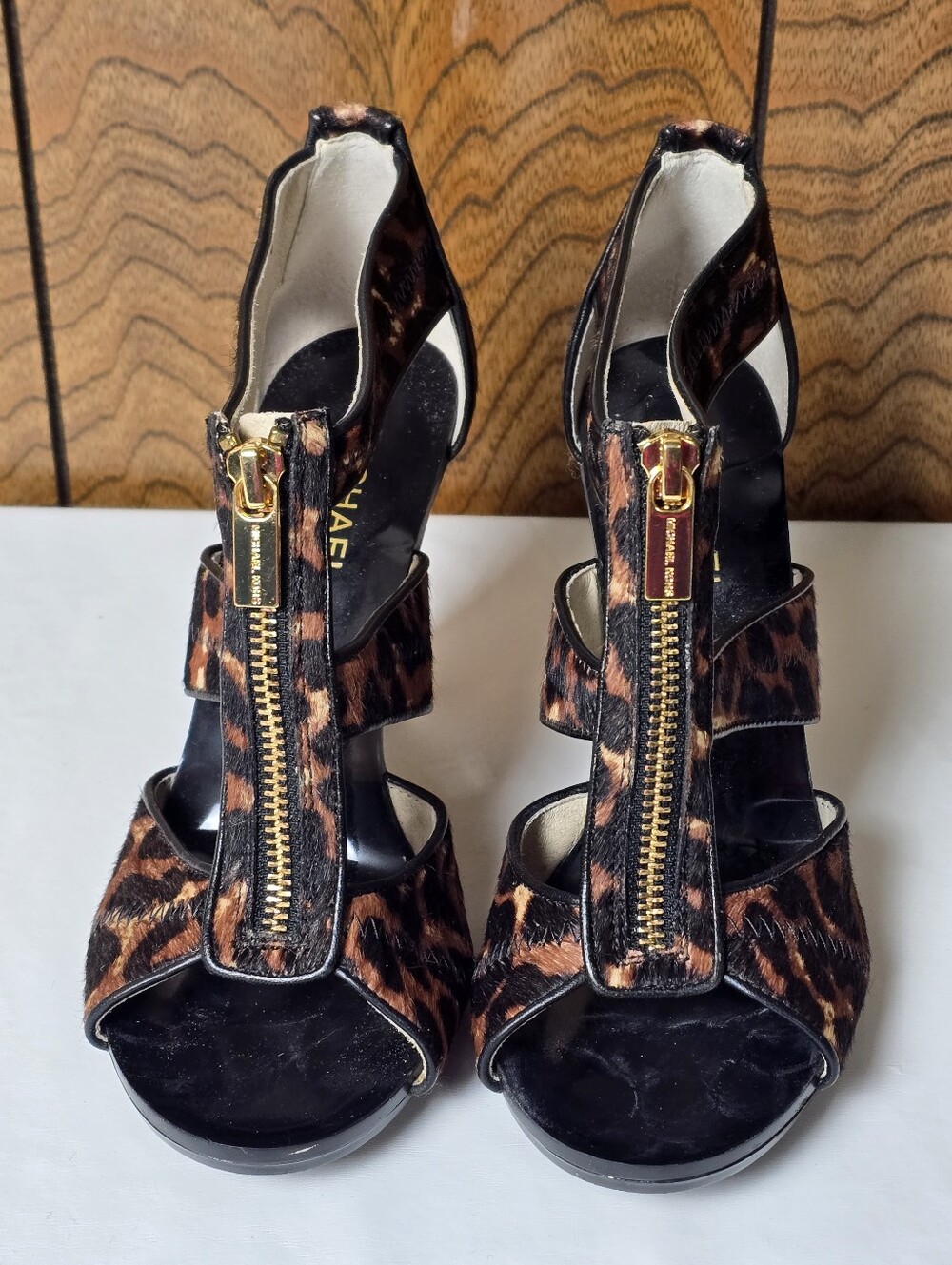 Michael Kors Leopard Print Zip Front Womens Sandals - Brown/Black. Size 6.5M